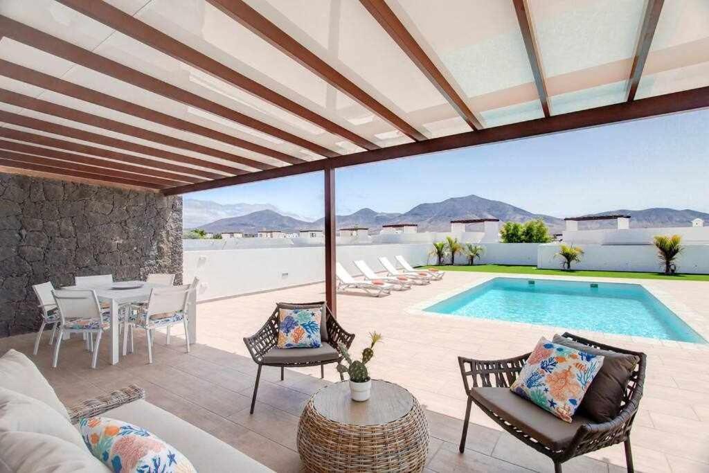 Homu Aura Fantastica Villa Con Piscina Privada Playa Blanca  Exterior photo